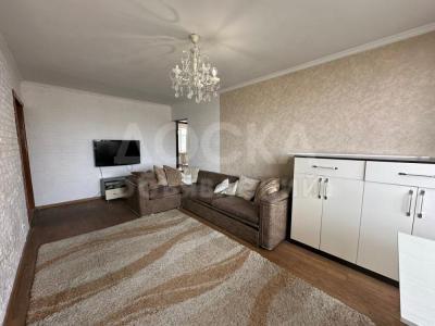 Продаю 3-комнатную квартиру, 62кв. м., этаж - 5/5, карпинка.