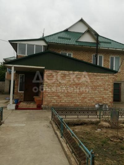 Продаю дом 6-ком. 150кв. м., этаж-2, 5-сот., стена кирпич,  Ала-Тоо.