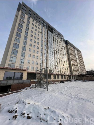 Продаю 4-комнатную квартиру, 205кв. м., этаж - 8/12, Малдыбаева  \ Магистраль.