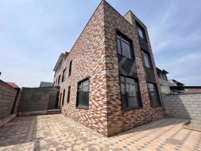 Продаю дом 7-ком. 138кв. м., этаж-3, 1.5-сот., стена кирпич, Куюкова.