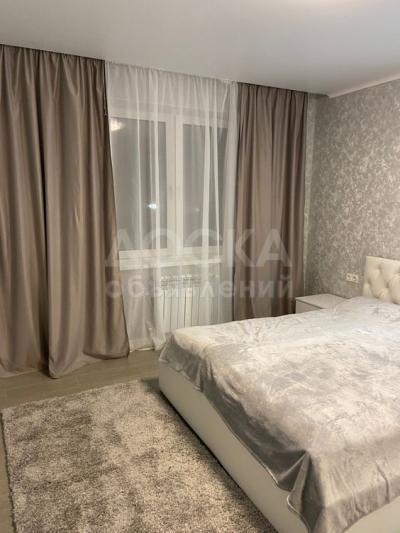 Сдаю 2-комнатную квартиру, 60кв. м., этаж - 4/9, Мега Комфорт ТЦ.