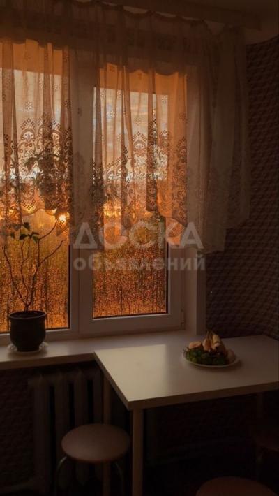 Сдаю 1-комнатную квартиру, 40кв. м., этаж - 3/9, Боконбаева-Уметалиева..