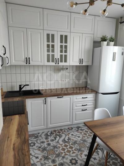 Сдаю 2-комнатную квартиру, 55кв. м., этаж - 4/9, мкр 12.