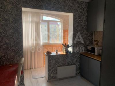 Продаю 2-комнатную квартиру, 65кв. м., этаж - 2/9, Улан 2.