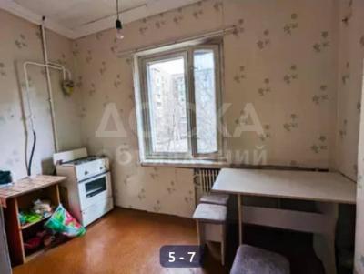 Продаю 1-комнатную квартиру, 34кв. м., этаж - 2/5, 5 мкр.