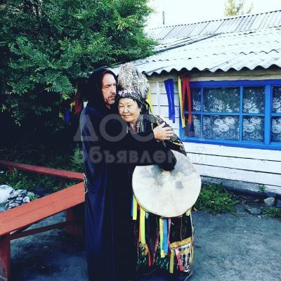 Консультации в сложных жизненных ситуациях.
Все, кто хочет приоткрыть завесу будущего, заглянуть в недавнее прошлое и получить ответы на вопросы, касающиеся здоровья, бизнеса, работы, предполагаемой эмиграции, или неразделенной любви, могут обратиться ко