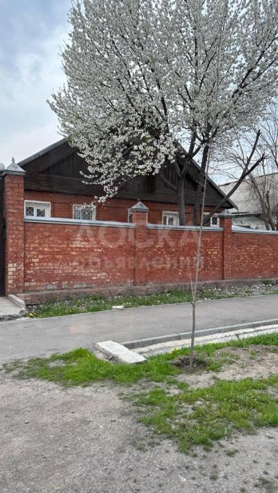 Продаю дом 5-ком. 215кв. м., этаж-1, 7-сот., стена кирпич, Осмонкула.