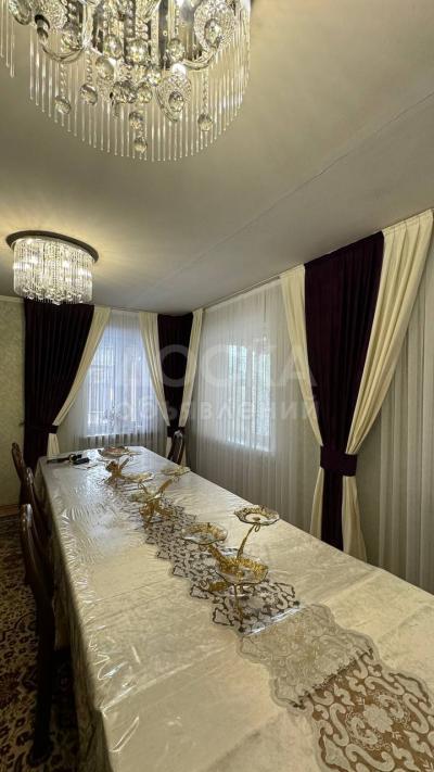 Продаю дом 7-ком. 157кв. м., этаж-2, 8-сот., стена кирпич, Баха/Ахунбаева.