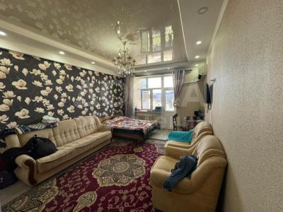 Продаю 1-комнатную квартиру, 53кв. м., этаж - 11/13, Средний Джал .