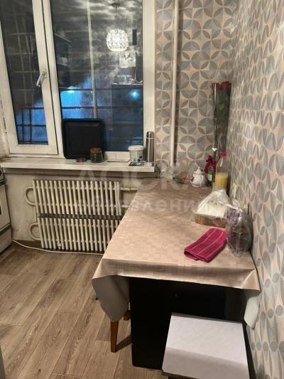 Продаю 2-комнатную квартиру, 44кв. м., этаж - 2/5, Боконбаев Ибрагимов.