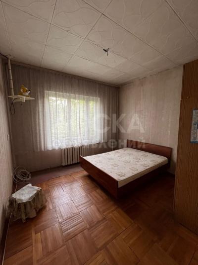 Продаю 2-комнатную квартиру, 50кв. м., этаж - 1/9, мкр Юг-2.