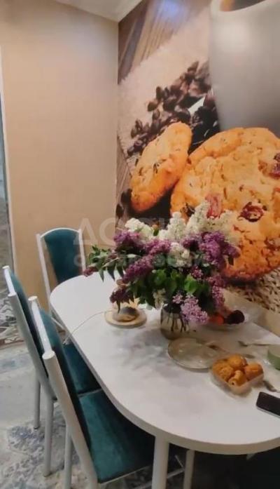 Продаю 2-комнатную квартиру, 58кв. м., этаж - 8/8, Матросова 11.