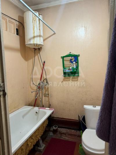 Продаю 1-комнатную квартиру, 37кв. м., этаж - 1/2, Аламединский рынок.