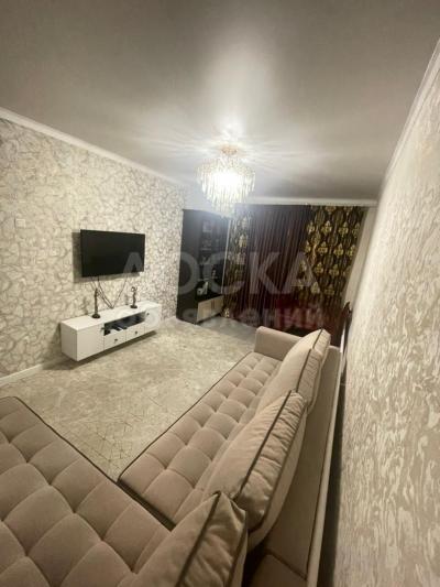 Продаю 2-комнатную квартиру, 60кв. м., этаж - 1/4, Чекиш Ата.