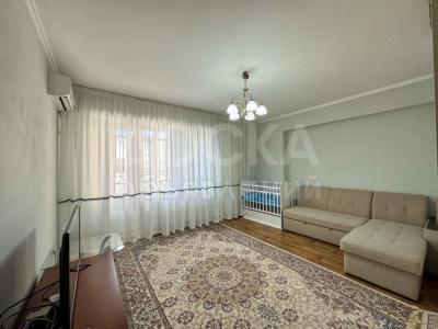 Продаю 1-комнатную квартиру, 60кв. м., этаж - 10/10, Орозбекова 2/1.
