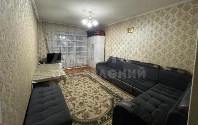 Продаю 2-комнатную квартиру, 48кв. м., этаж - 2/5, Пишпек.