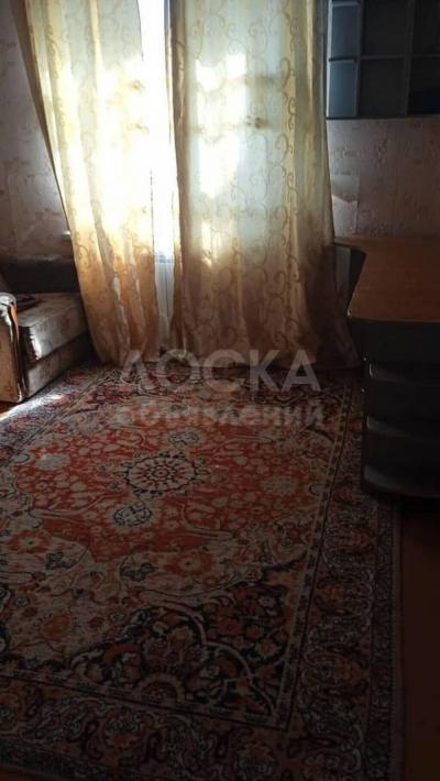 Продаю 2-комнатную квартиру, 56кв. м., этаж - 3/3, мкр. Достук..