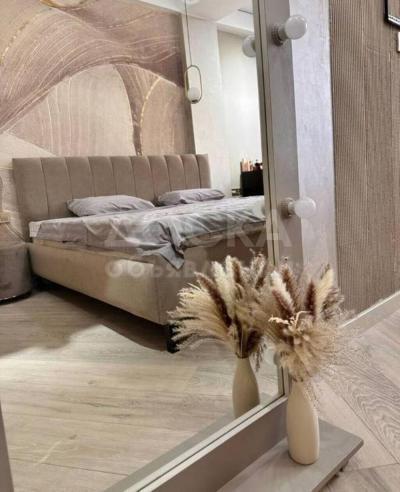 Продаю 3-комнатную квартиру, 80кв. м., этаж - 8/14, Исанова/Токтогула.