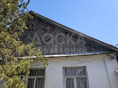 Продаю дом 5-ком. 160кв. м., этаж-1, 4-сот., стена саман, Жукеева Пудовкина дом 30.