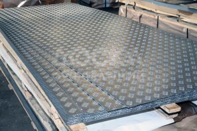 Алюминиевый лист.Гладкий, рифленый Квинтет