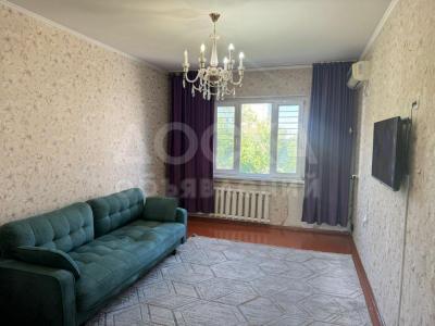 Продаю 2-комнатную квартиру, 62кв. м., этаж - 4/5, 10 мкр.