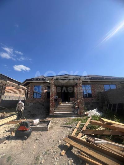 Продаю дом 3-ком. 120кв. м., этаж-1, 4-сот., стена кирпич, Ак-Ордо 2.