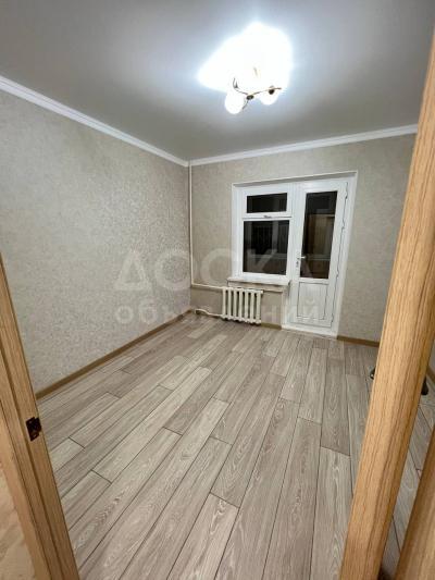 Продаю 2-комнатную квартиру, этаж - 1/5, мкр. Асанбай.