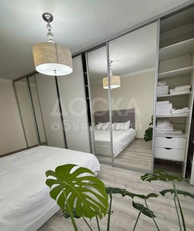 Продаю 2-комнатную квартиру, 43кв. м., этаж - 4/4, 4 мкр.