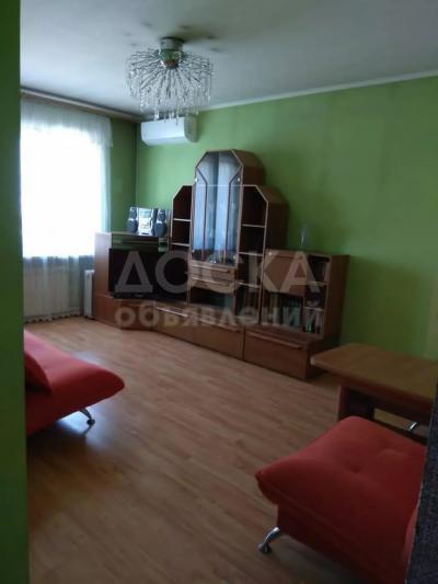 Продаю 3-комнатную квартиру, 69кв. м., этаж - 9/9, мкр. Юг-2.