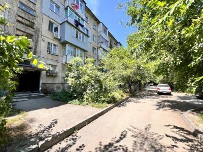 Продаю 3-комнатную квартиру, 58кв. м., этаж - 3/5, 10 мкр.