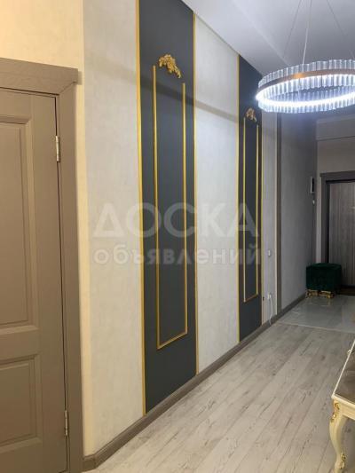 Продаю 3-комнатную квартиру, 101кв. м., этаж - 8/12, золотой квадрат.