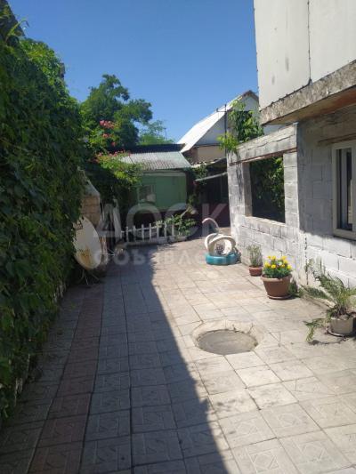 Продаю дом 4-ком. 1кв. м., этаж-1, 4-сот., стена кирпич, Кызыл-Аскер..