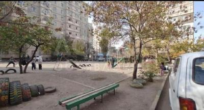 Продаю 2-комнатную квартиру, 52кв. м., этаж - 5/9, мкр. «Тунгуч». Дом 80.