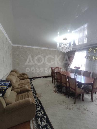 Продаю дом 4-ком. 140кв. м., этаж-1, 8-сот., стена кирпич, с. Новопокровка.