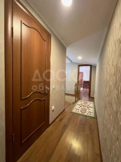 Продаю 5-комнатную квартиру, 171кв. м., 12 микрорайон.