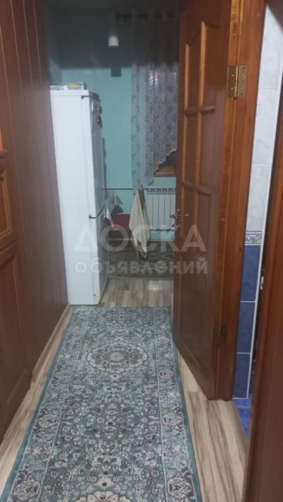 Продаю 1-комнатную квартиру, 40кв. м., этаж - 1/3, мкр. Достук.