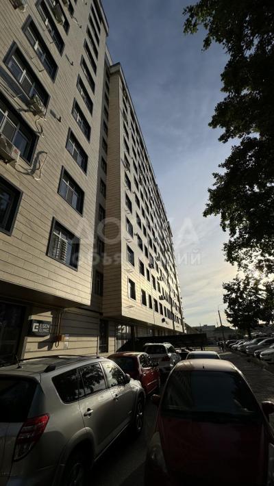 Продаю 3-комнатную квартиру, 158кв. м., этаж - 6/12, Улица Токтоналиева, 8/2 / Джаманбаева, 8/2.