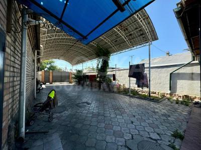 Продаю дом 12-ком. 185кв. м., этаж-1, 6-сот., стена кирпич, Пишпекская /Январская.