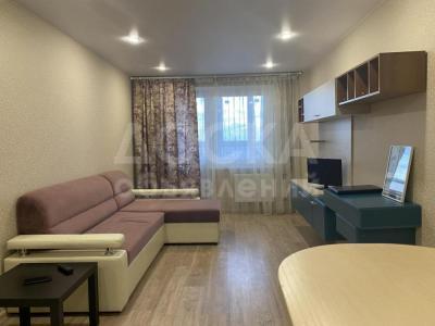 Сдаю 2-комнатную квартиру, 60кв. м., этаж - 3/9, Молодая Гвардия.