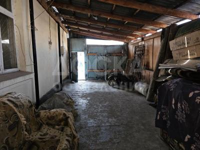 Продаю дом 5-ком. 160кв. м., этаж-1, 4-сот., стена саман, Жукеева Пудовкина дом 30.