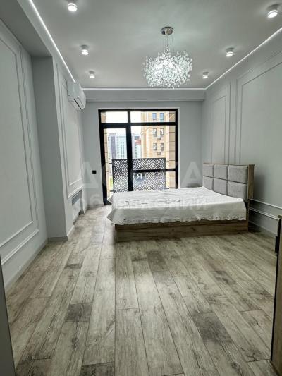 Продаю 1-комнатную квартиру, 54кв. м., этаж - 10/14, чынгыз айтматова.