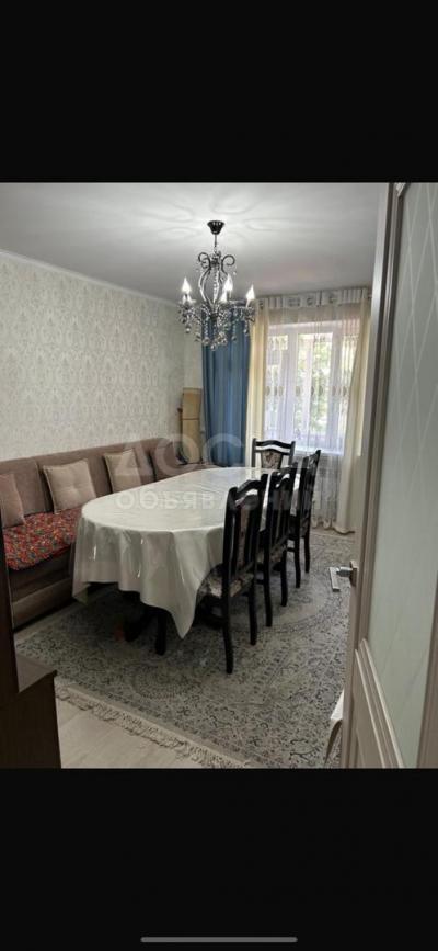 Продаю 2-комнатную квартиру, 48кв. м., этаж - 2/5, 5 микрорайон.