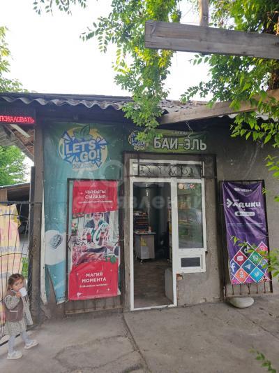 Продаю торговое помещение  60кв. м., г. Кара-Балта, адрес: Жайыл Баатыра № 60.