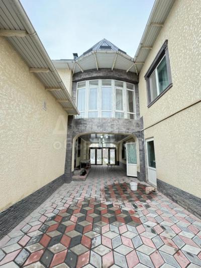 Продаю дом 9-ком. 350кв. м., этаж-1, 5-сот., стена кирпич, Алтын-Ордо.