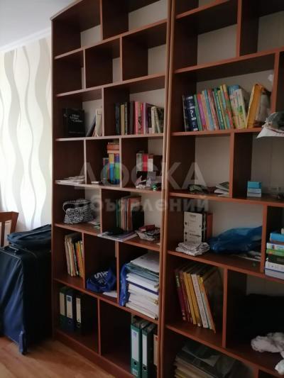 Продам книжный шкаф