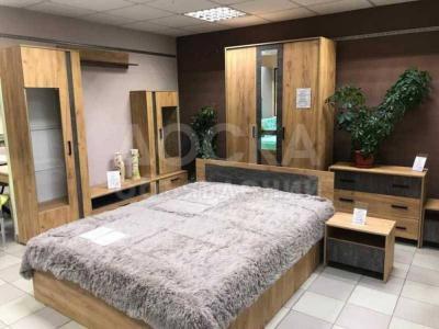 Продаем спальню с 3-х дверным шкафом (дуб золотой / камень темный)