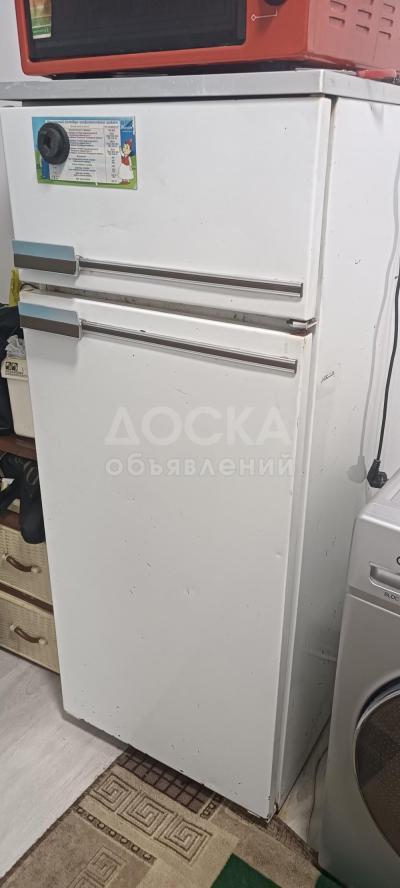 Продаю б/у холодильник цена договорная.