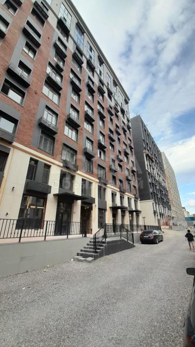 Продаю 1-комнатную квартиру, 50кв. м., этаж - 7/10, мкр Асанбай, сш Газпром.