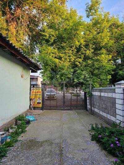 Продаю торговое помещение  60кв. м., Кара-Балта, Жайыл Баатыра № 60.