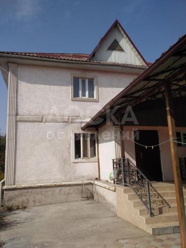 Продаю дом 9-ком. 250кв. м., этаж-2, 6-сот., стена кирпич, Чебоксарская.